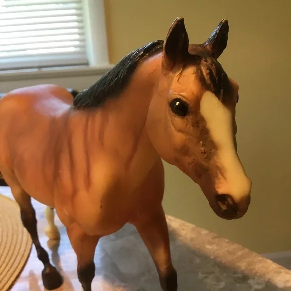 Horse Needs New Home! (11 3/4in long and 8 in Tall ear to legs) - Picture 9 of 16